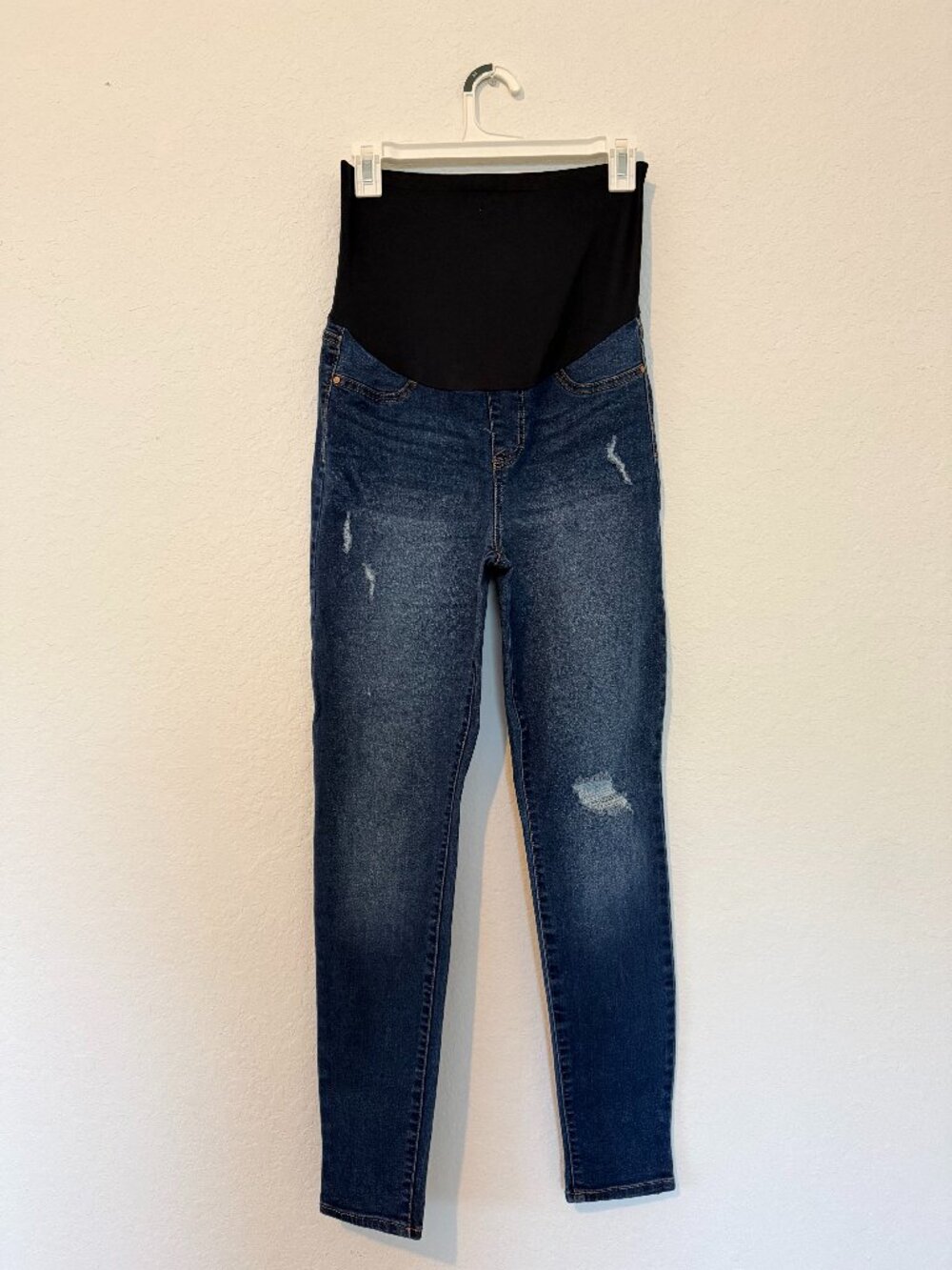 Celebrity Pink Maternity Jeans Size Medium